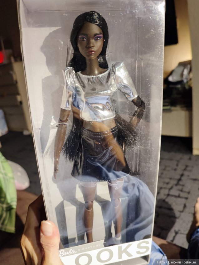 Приехала моя черная пантера, Barbie looks Simon