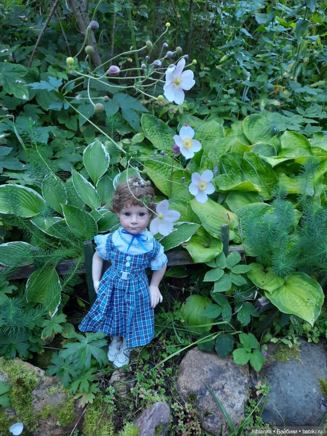 Лизонька тоже простилась с летом