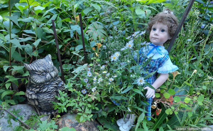 Лизонька тоже простилась с летом