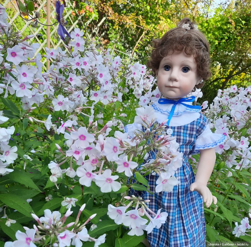 Лизонька тоже простилась с летом (фото 8)