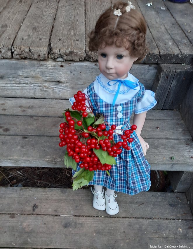 Лизонька тоже простилась с летом