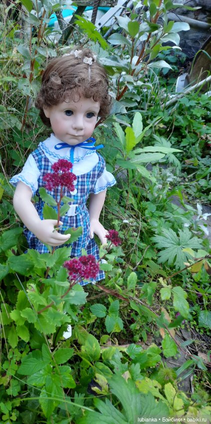 Лизонька тоже простилась с летом (фото 6)