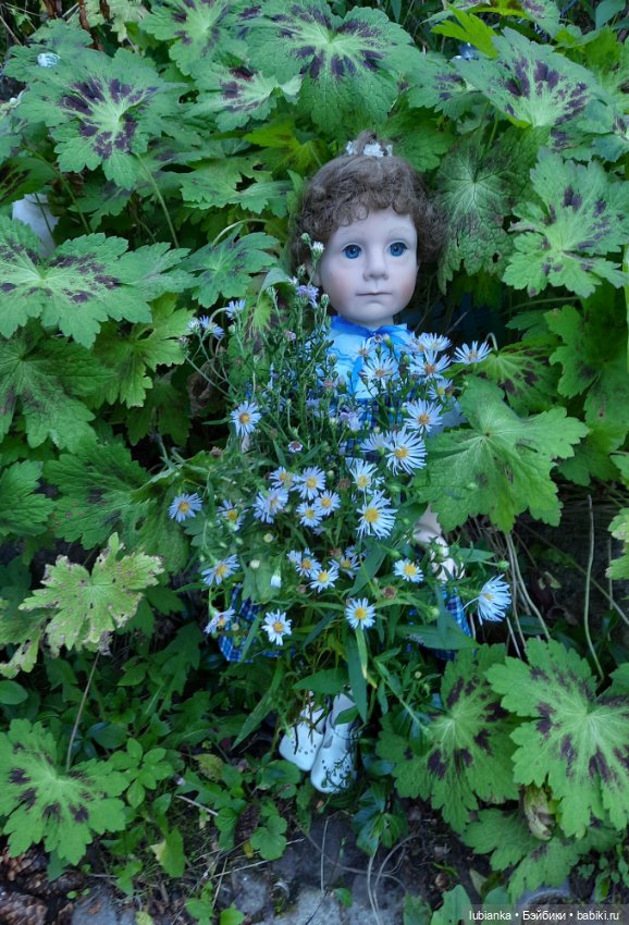 Лизонька тоже простилась с летом