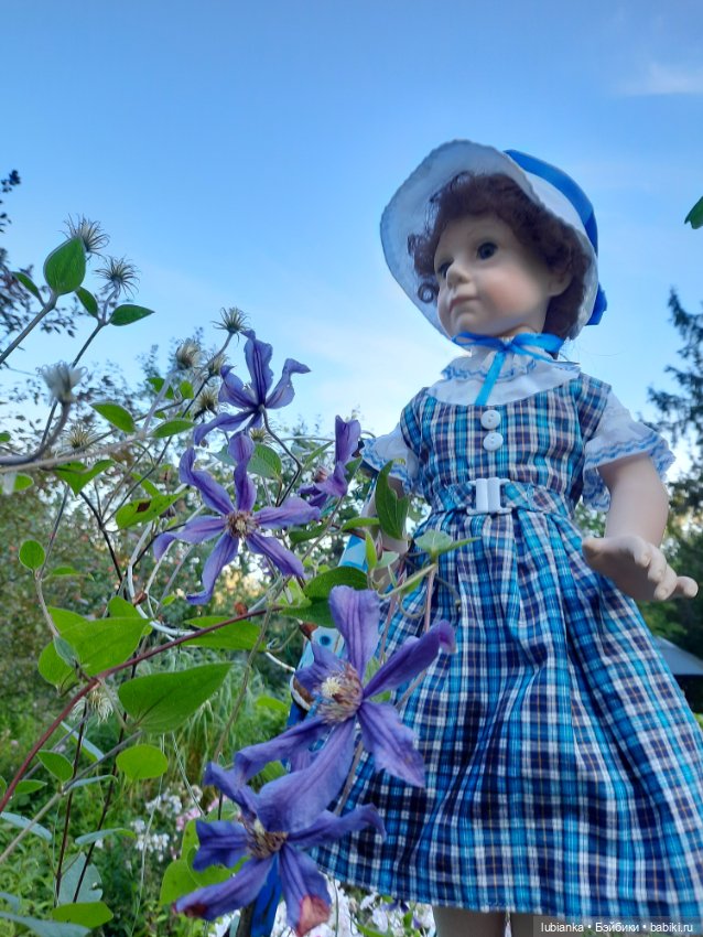 Лизонька тоже простилась с летом