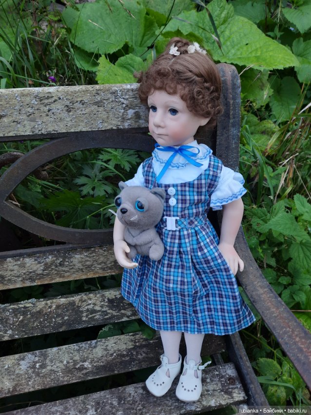 Лизонька тоже простилась с летом