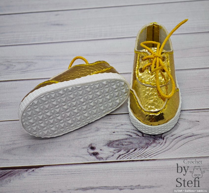 Новые кроссовки для Paola Reina