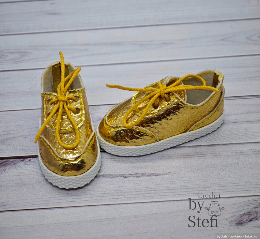 Новые кроссовки для Paola Reina