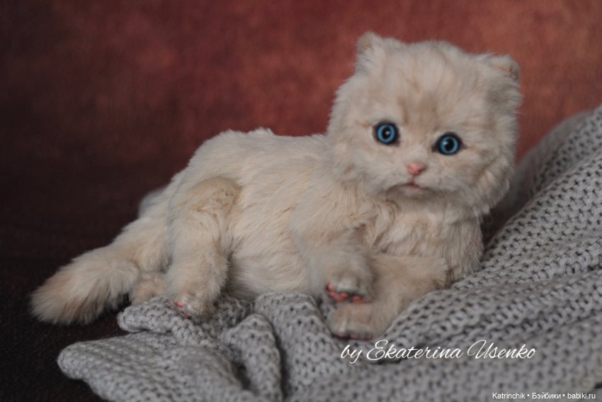 Котенок-пухляшка Ева — Авторские игрушки из разных материалов: синельная проволока