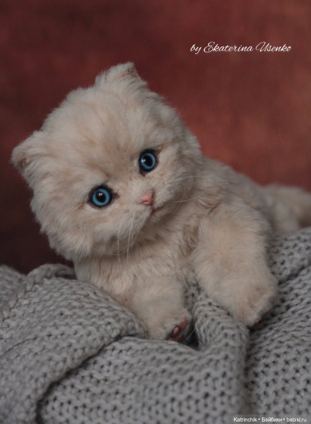 Котенок-пухляшка Ева — Авторские игрушки из разных материалов: синельная проволока (фото 6)