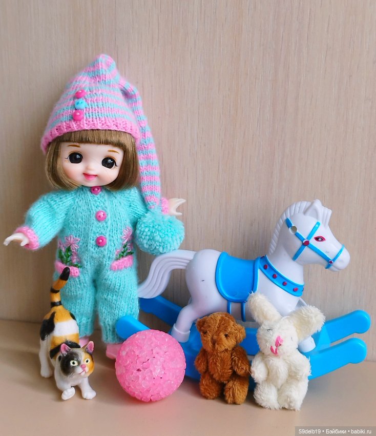 Новый вязаный костюмчик для бабольки Фаи