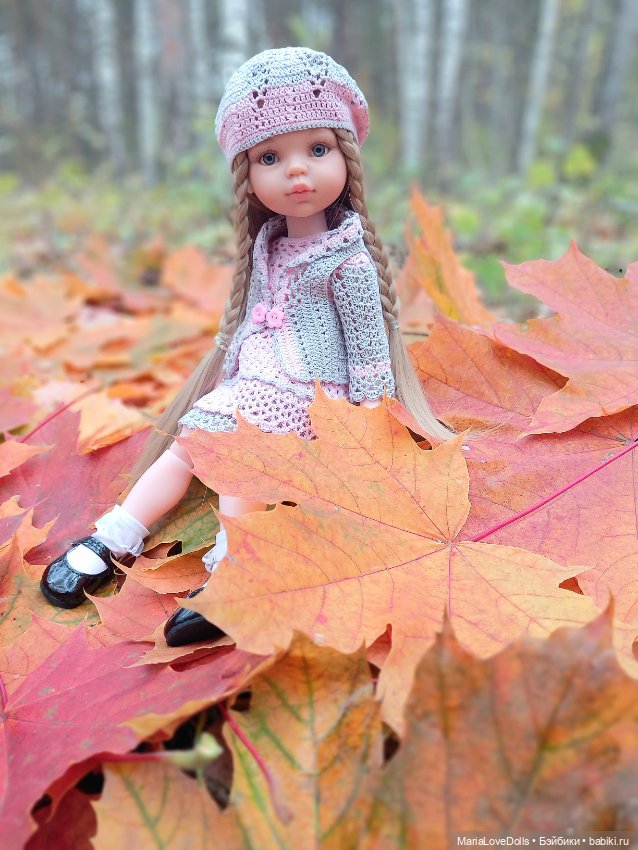 На ковре осенних листьев — Куклы Ruby Red (Руби Ред) Fashion Friends: Siblies (фото 3)