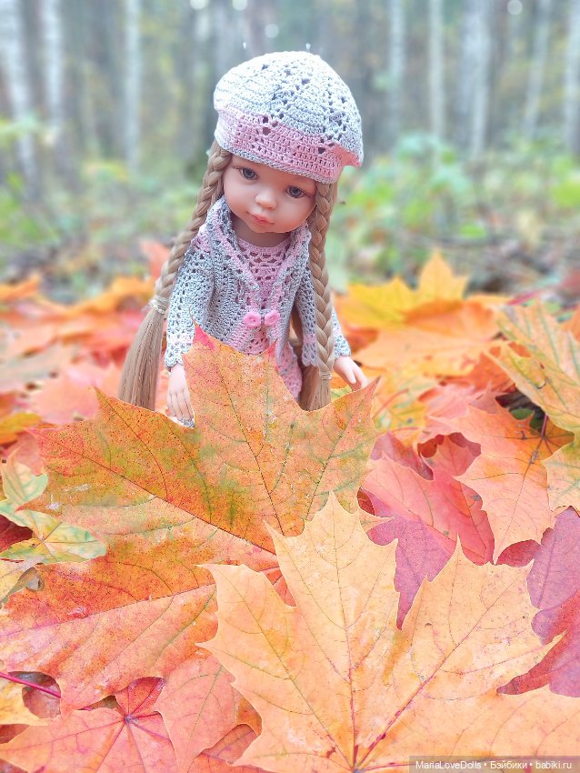На ковре осенних листьев — Куклы Ruby Red (Руби Ред) Fashion Friends: Siblies (фото 6)