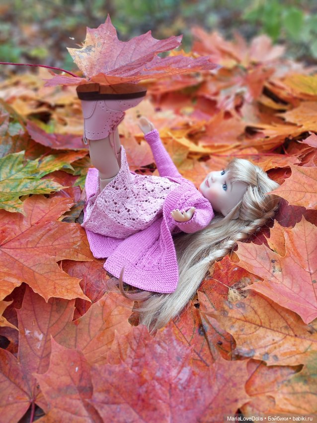 На ковре осенних листьев — Куклы Ruby Red (Руби Ред) Fashion Friends: Siblies (фото 9)