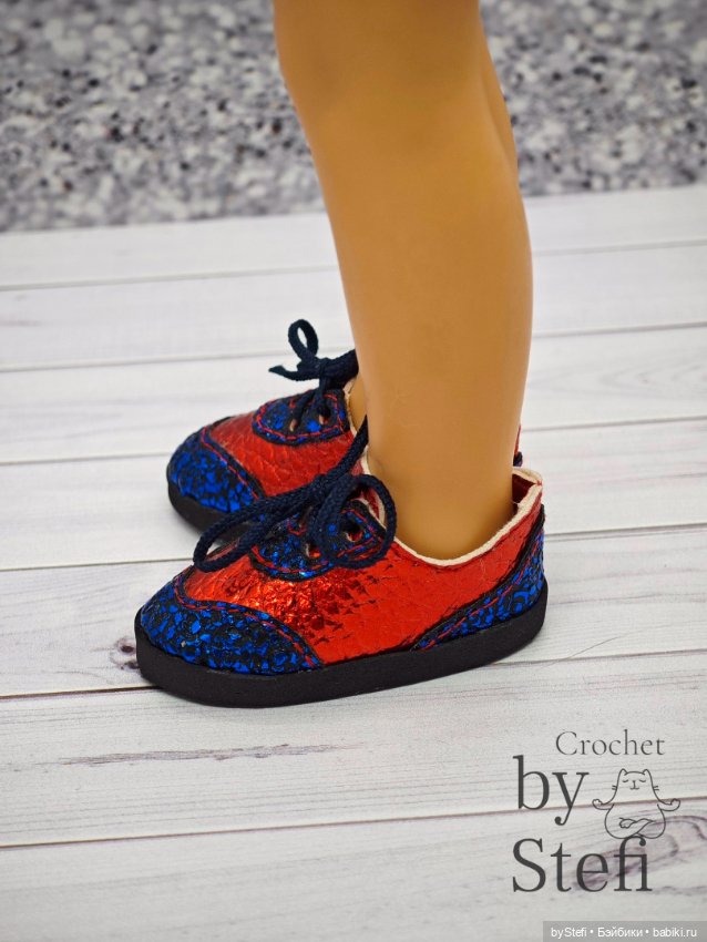 Новые яркие кроссовки для Paola Reina (фото 2)