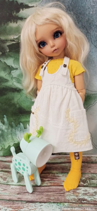 А вы часто переодеваете своих красоток