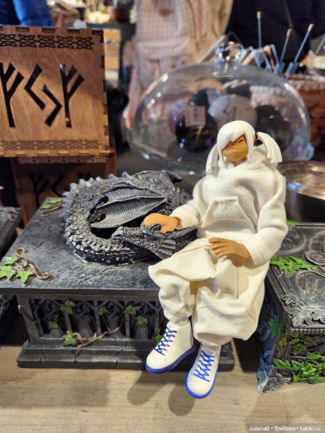 Между наукой и магией — Экшн