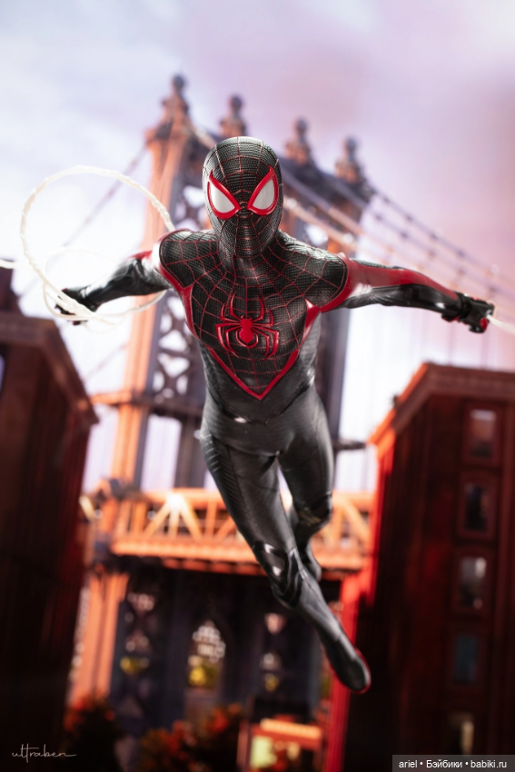Эксклюзивная фигурка Майлза Моралеса от Hot Toys по игре "Marvel’s Spider-Man 2" (фото 4)