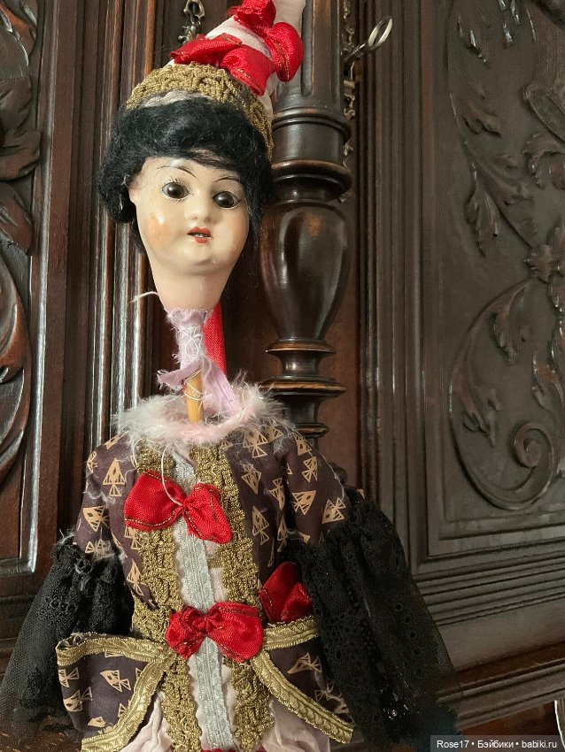 Опознать куколку — Опознание антикварных кукол: поиск по клейму (фото 4)