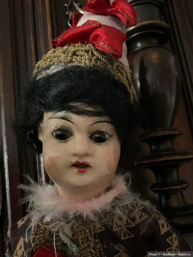 Опознать куколку — Опознание антикварных кукол: поиск по клейму