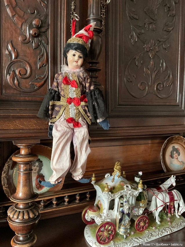 Опознать куколку — Опознание антикварных кукол: поиск по клейму (фото 3)