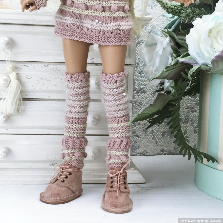 Сегодня - 24 октября - День любви к тёплым вязаным носкам