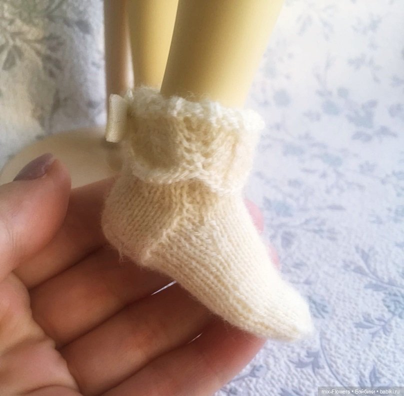 Сегодня - 24 октября - День любви к тёплым вязаным носкам (фото 3)