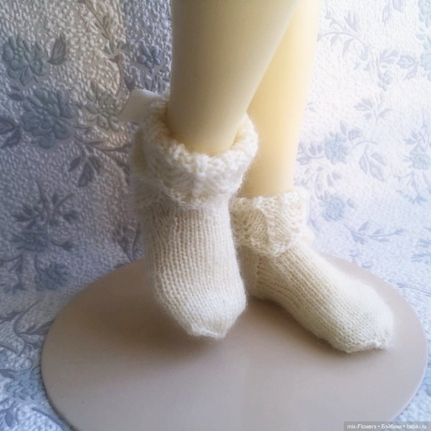 Сегодня - 24 октября - День любви к тёплым вязаным носкам (фото 7)