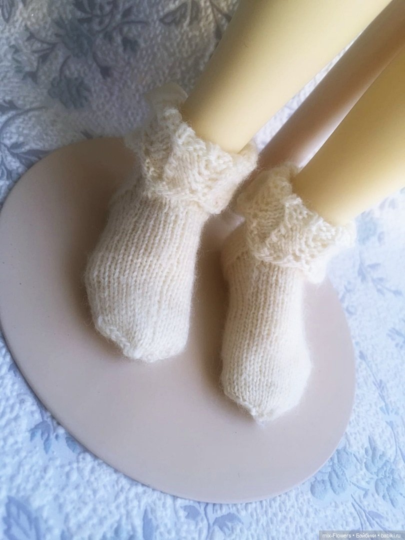 Сегодня - 24 октября - День любви к тёплым вязаным носкам