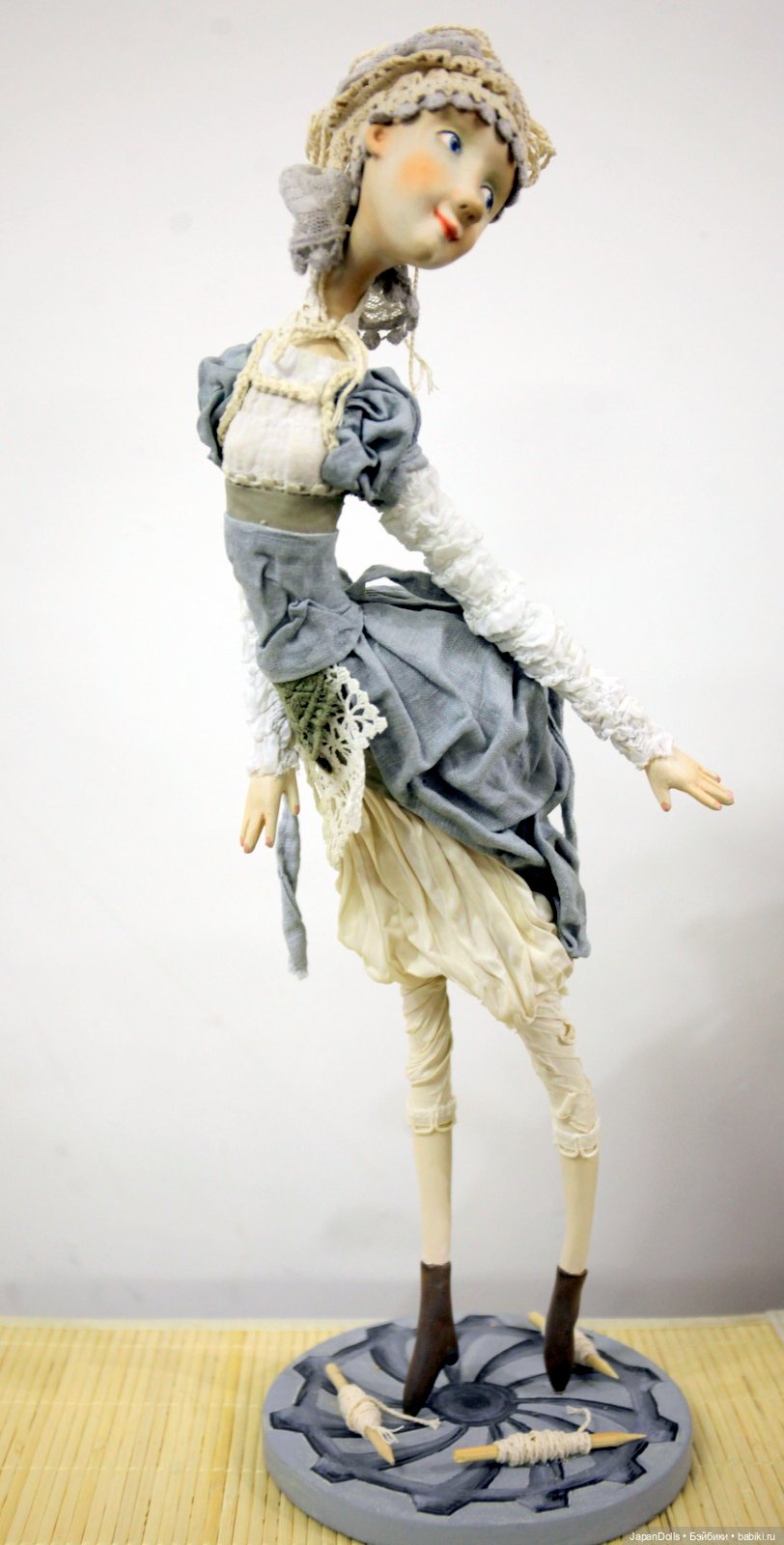 "Веселая ткачиха" на выставке "Куклы с характером. Четвертая высота" (фото 5)