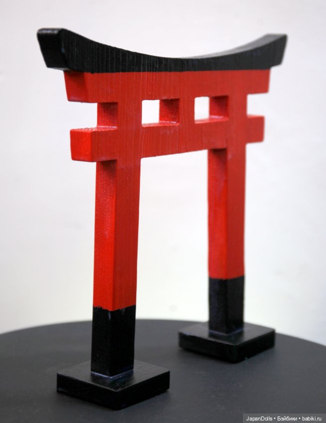 Ворота Тории на мастер-классе в музее "Япония. Куклы, сказки и легенды" (фото 3)