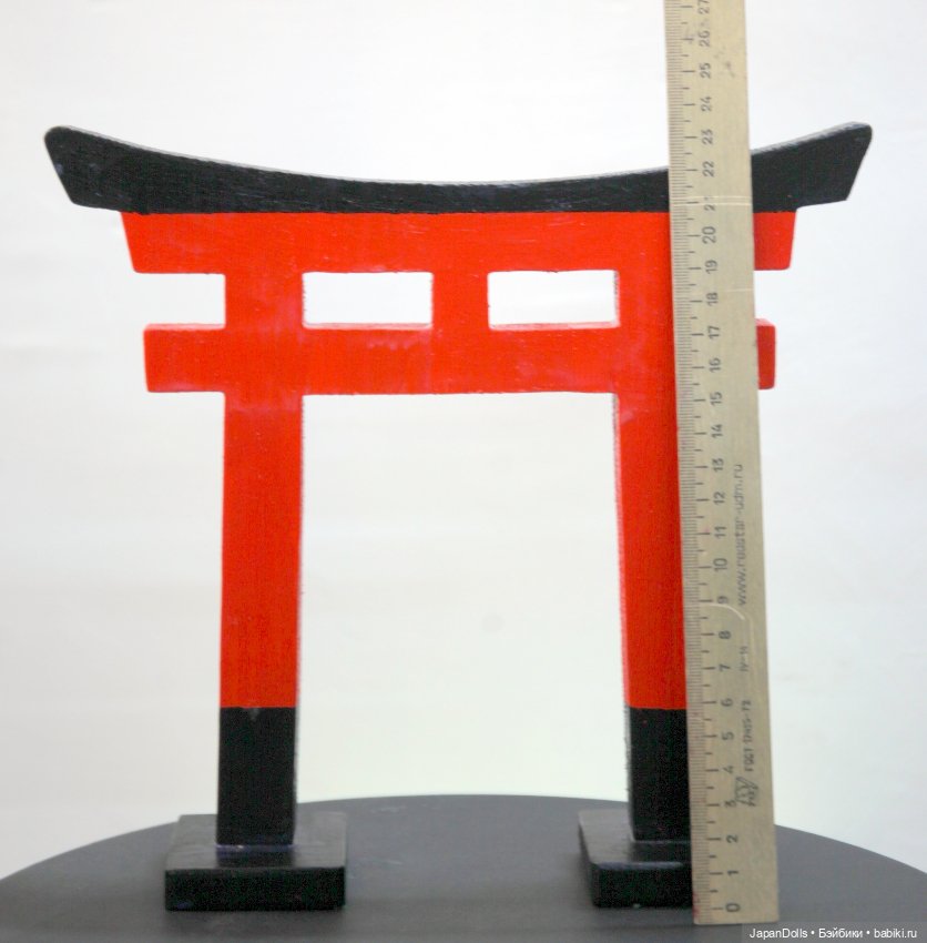 Ворота Тории на мастер-классе в музее "Япония. Куклы, сказки и легенды"