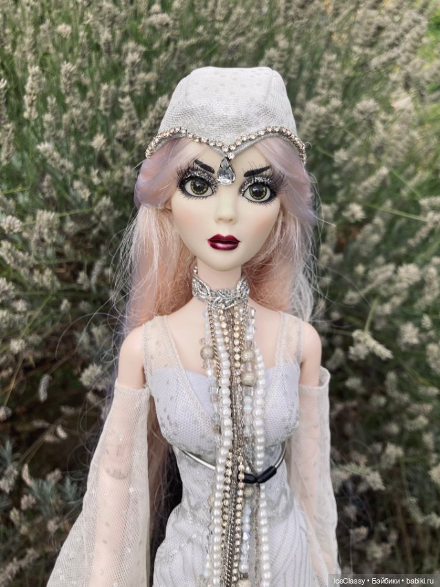 Такая разная Evangeline Ghastly - Stardust