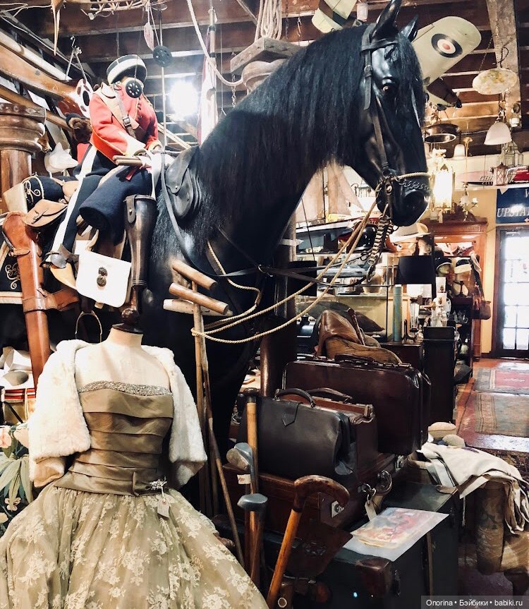 Антикварная лавка в Эдинбурге