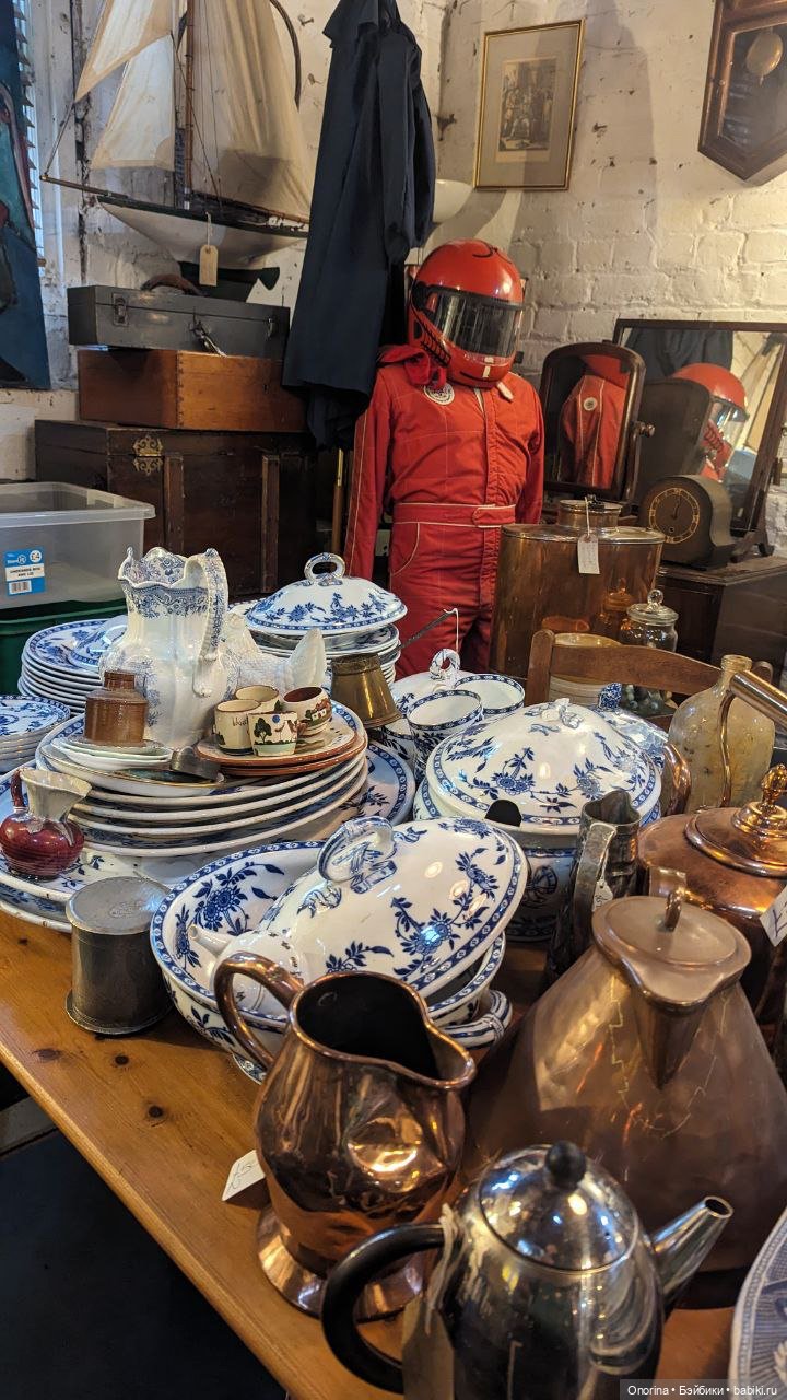 Антикварная лавка в Эдинбурге (фото 8)