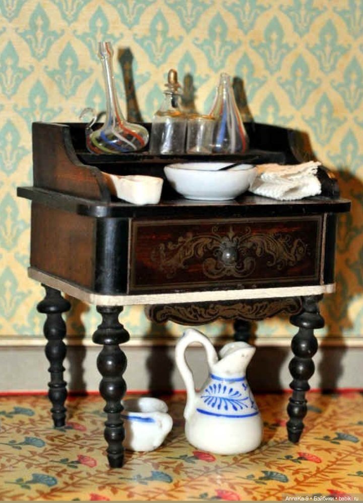 Антикварные туалетные столики для кукол (фото 5)