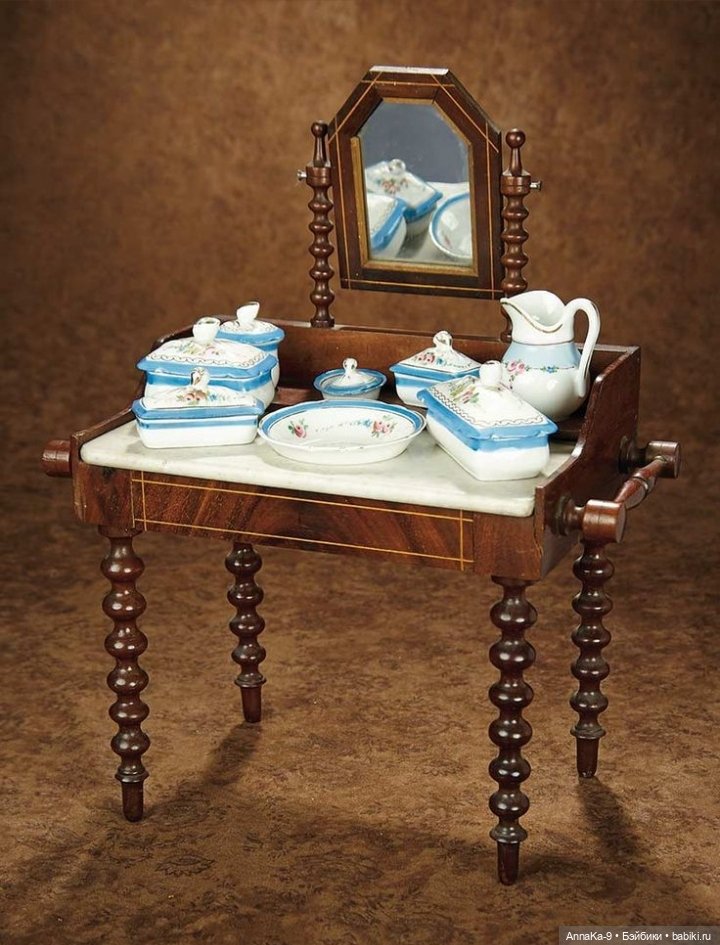 Антикварные туалетные столики для кукол (фото 7)