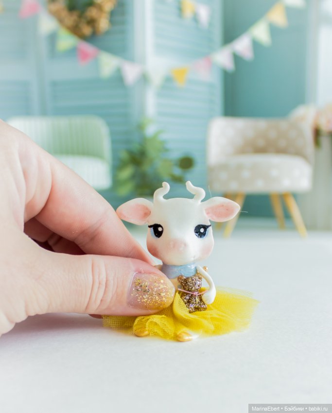 Коровка Элли — Лепка авторских игрушек и папье