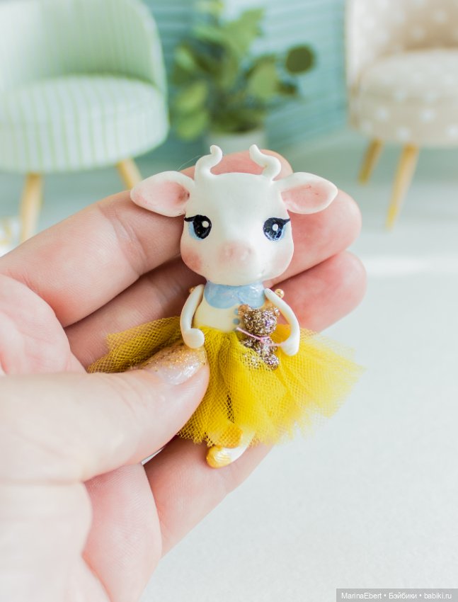 Коровка Элли — Лепка авторских игрушек и папье