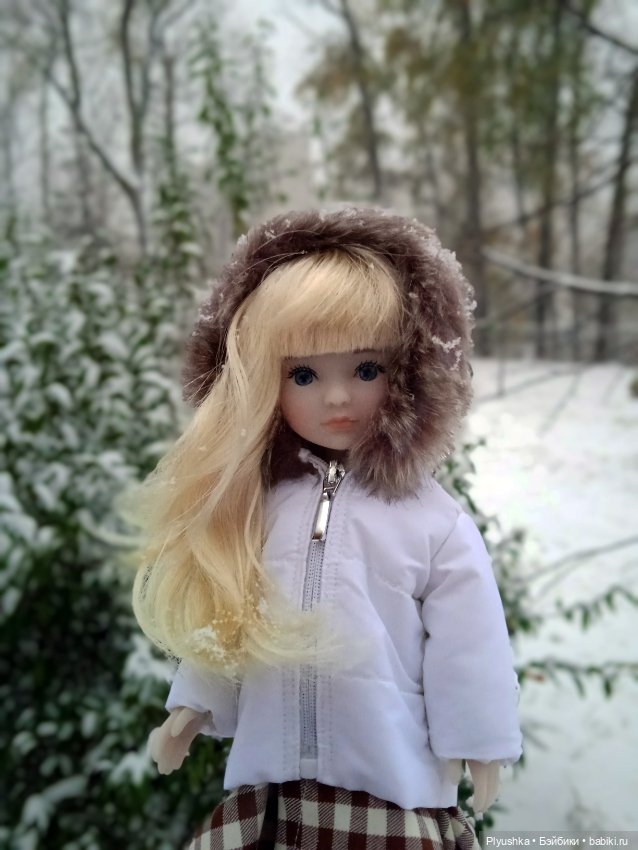 Первый снег - Новенькая кукла