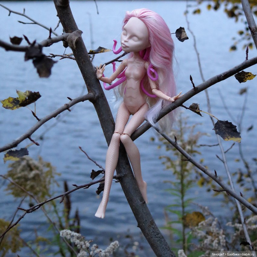 Безликая Горгона в поздней осени