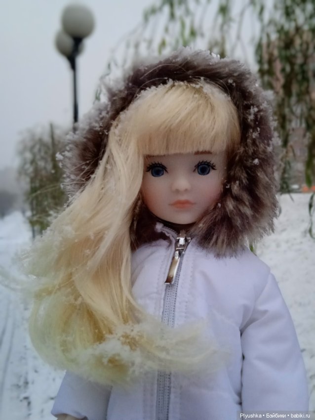 Первый снег - Новенькая кукла (фото 2)