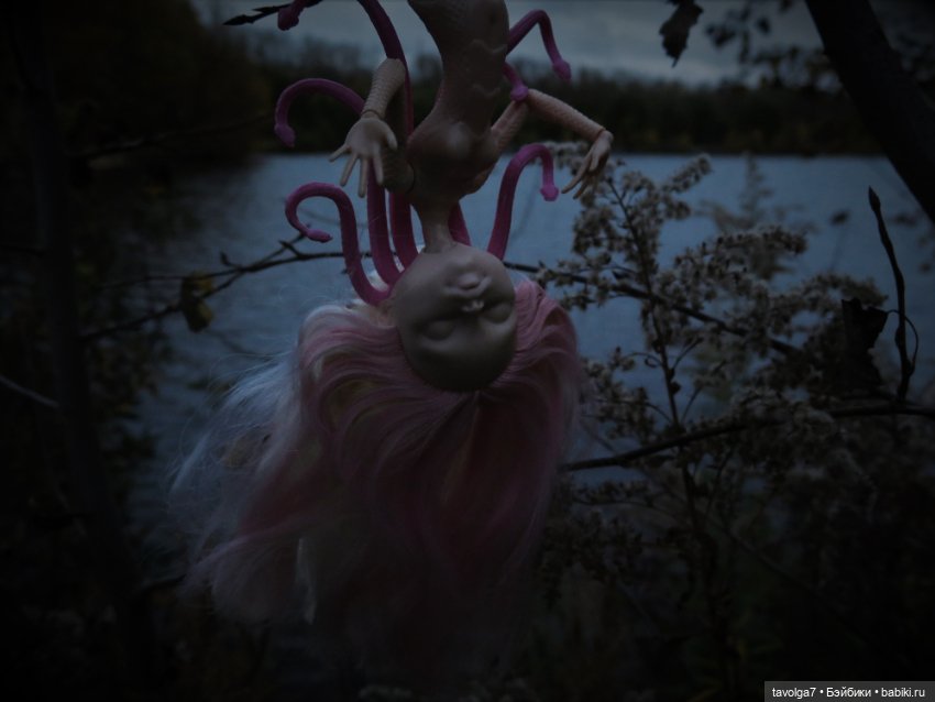 Безликая Горгона в поздней осени