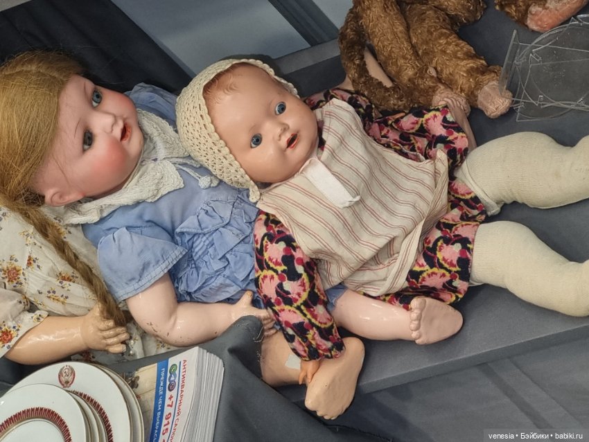 Куклы, фарфоровые статуэтки на Тишинке