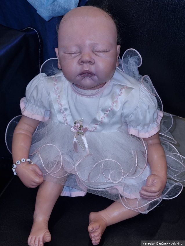 Куклы, фарфоровые статуэтки на Тишинке