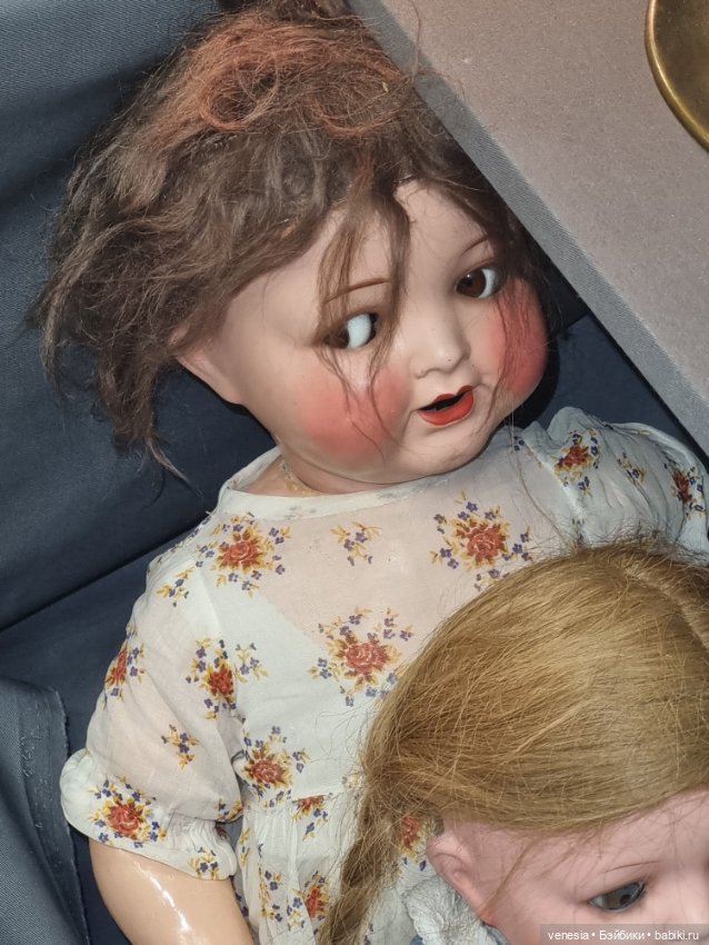 Куклы, фарфоровые статуэтки на Тишинке