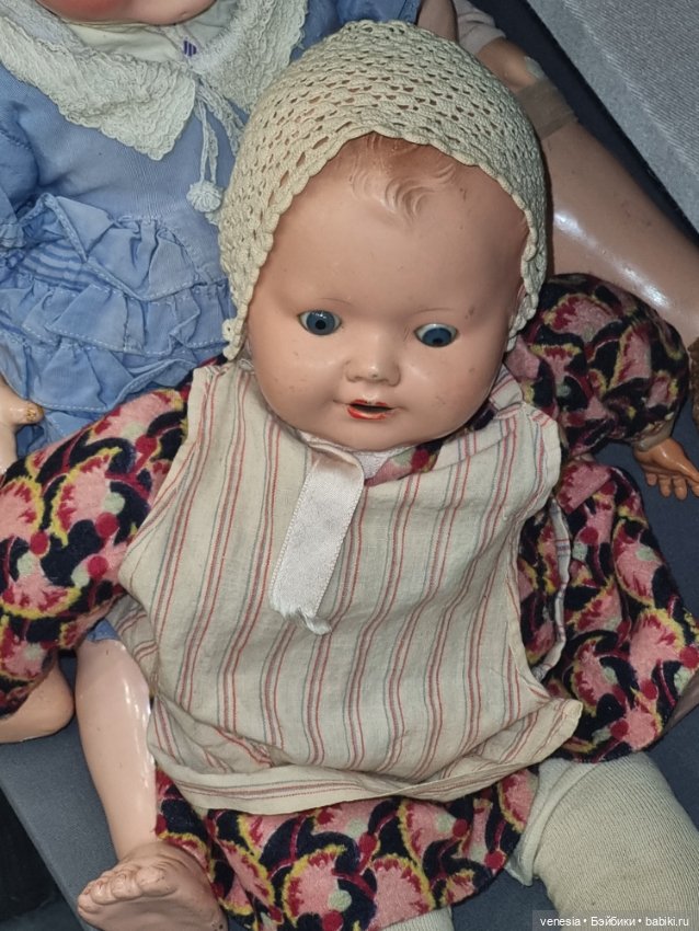 Куклы, фарфоровые статуэтки на Тишинке