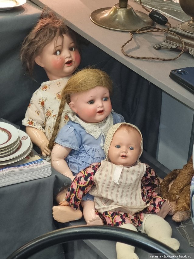 Куклы, фарфоровые статуэтки на Тишинке