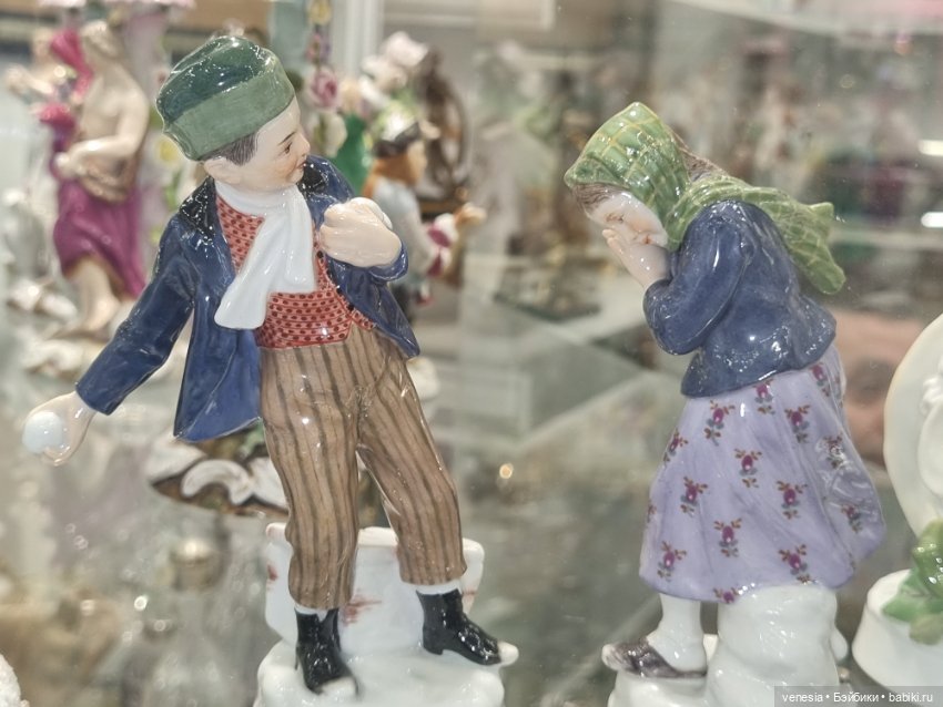 Статуэтки фарфоровые на Тишинке -2