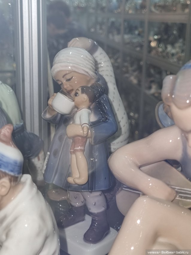 Статуэтки фарфоровые на Тишинке -2