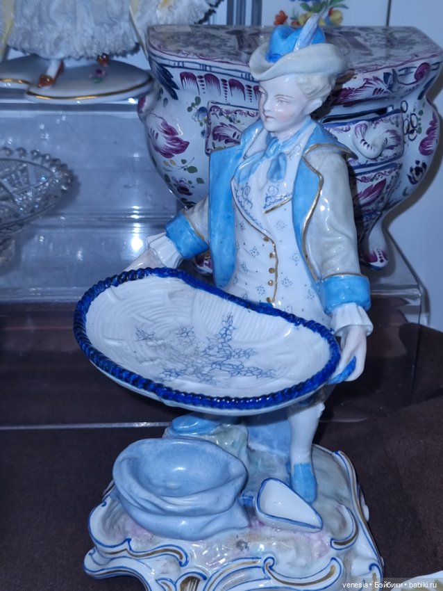 Статуэтки фарфоровые на Тишинке -2